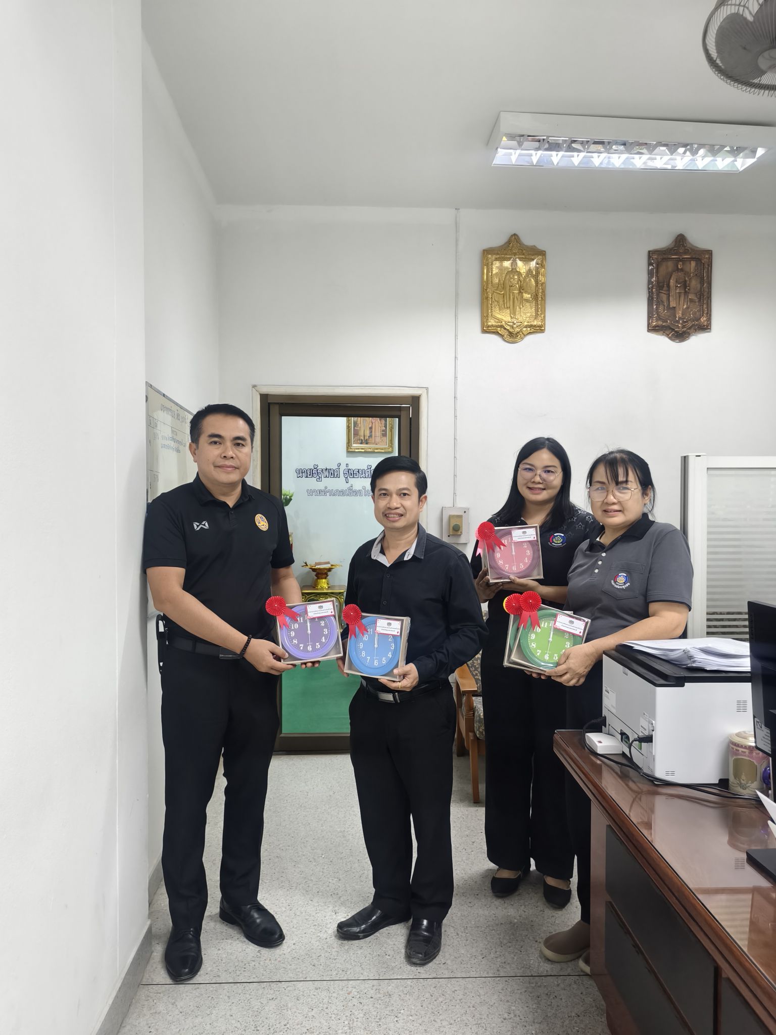 พช.เขื่องใน ร่วมมอบของที่ระลึกแก่ผู้บริจาคโลหิต สนับสนุนกิจกรรมจิตอาสาเพื่อสังคม